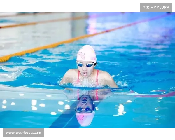 校园游泳征文赛启动，学生用文字记录比赛激情瞬间